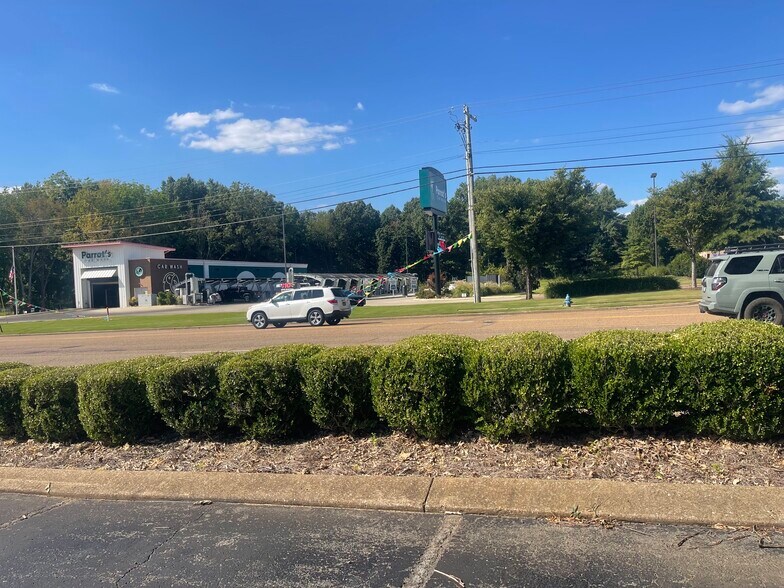 More Photos Of 84 W University Pky, Jackson General Retail For Sale