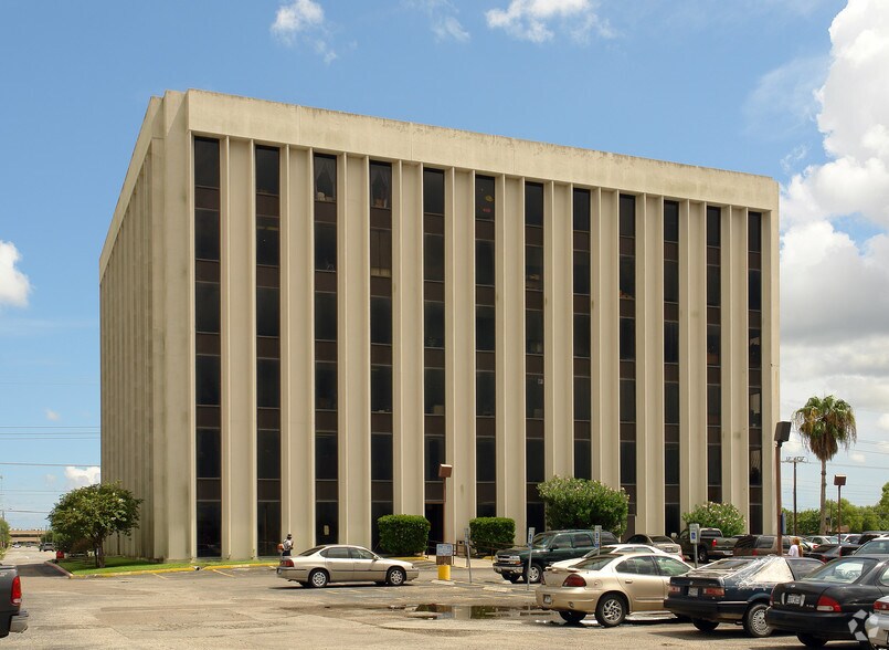 More Photos Of 5155 Flynn Pky, Corpus Christi Office For Lease