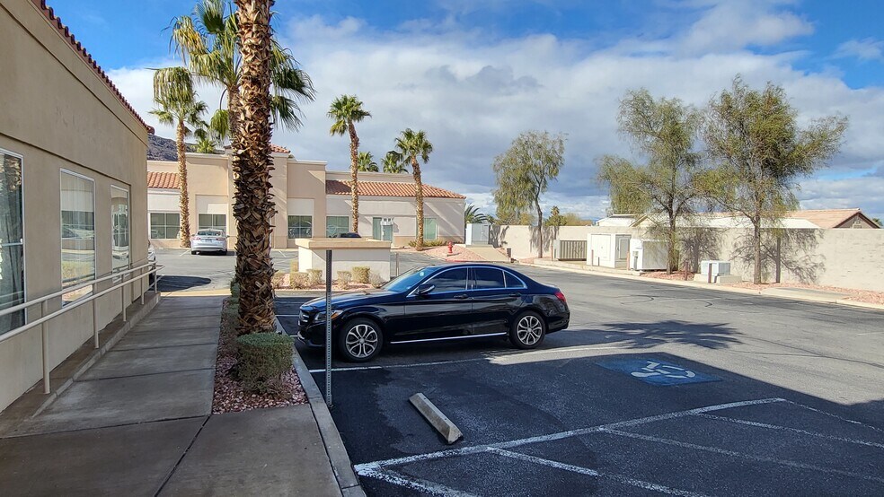 More Photos Of 220 E Horizon Dr, Henderson Medical For Lease