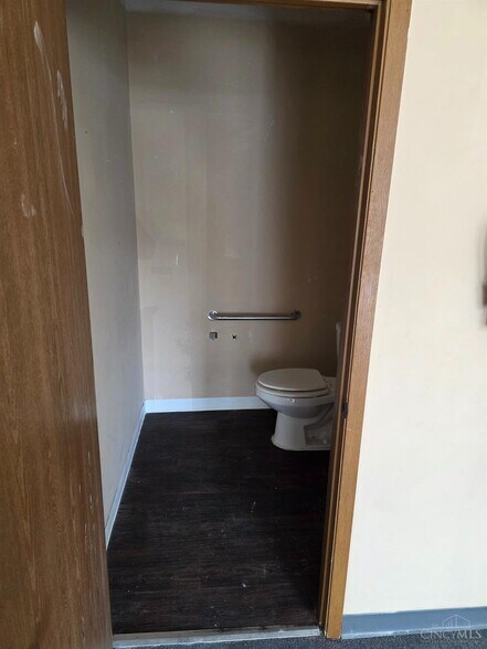 More Photos Of 779 Reynard Ave, Cincinnati Medical For Sale