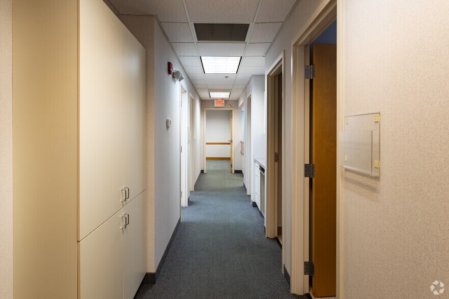 More Photos Of 6 Buttrick Rd, Londonderry Medical For Sale