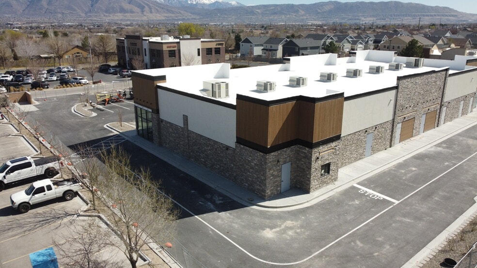 More Photos Of 10983 S Redwood Rd, South Jordan Restaurant For Lease