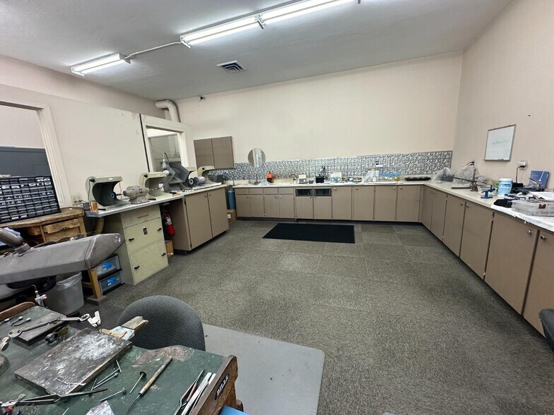 More Photos Of 123-125 S School St, Lodi Storefront For Sale