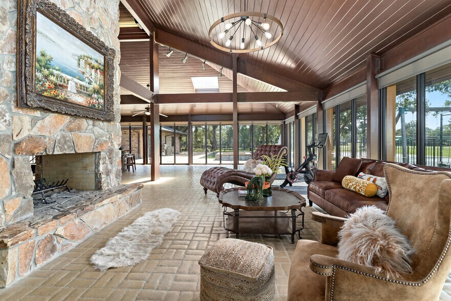 More Photos Of 15815 Highway 105, Sour Lake Specialty For Sale