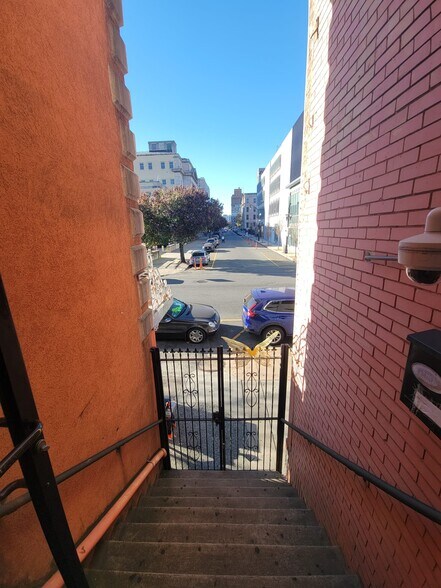 More Photos Of 244 Mulberry St, Newark Storefront Retail Residential For Lease