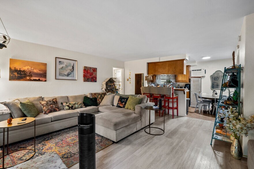 More Photos Of 7614 Mason Ave, Winnetka Multifamily For Sale