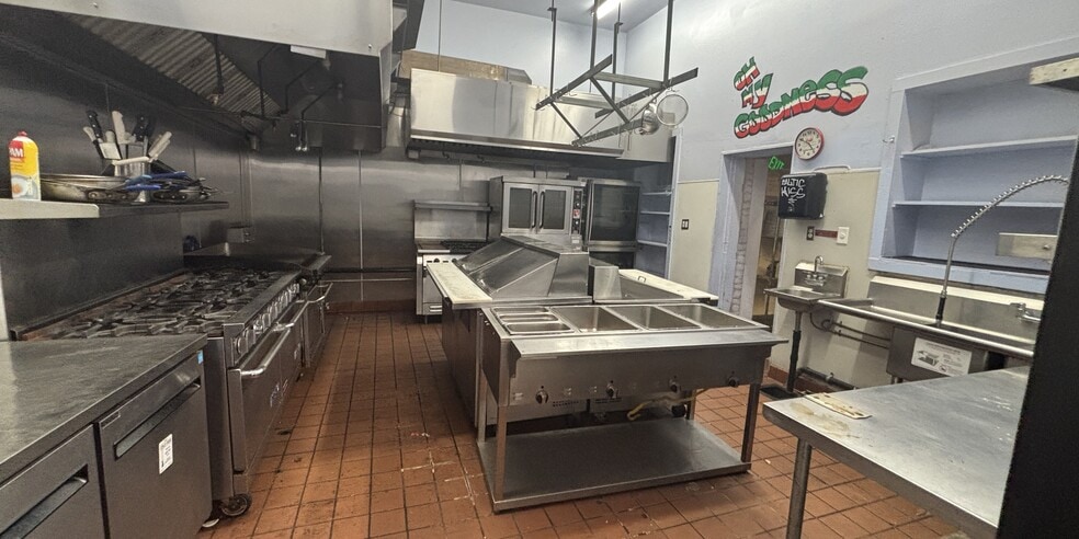 More Photos Of 135-139 Park Pl, Richmond Storefront Retail Office For Lease