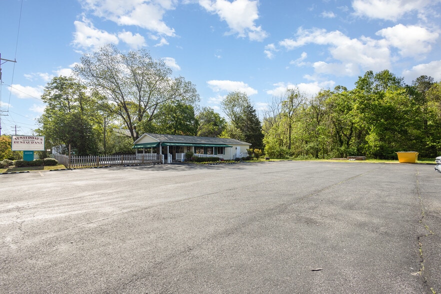 More Photos Of 15220 Kings Hwy, Montross Restaurant For Sale
