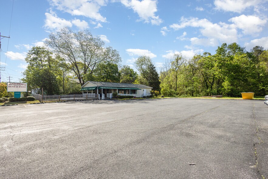 More Photos Of 15220 Kings Hwy, Montross Restaurant For Sale