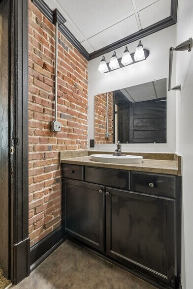More Photos Of 217 E Deadrick St, Jackson Apartments For Sale