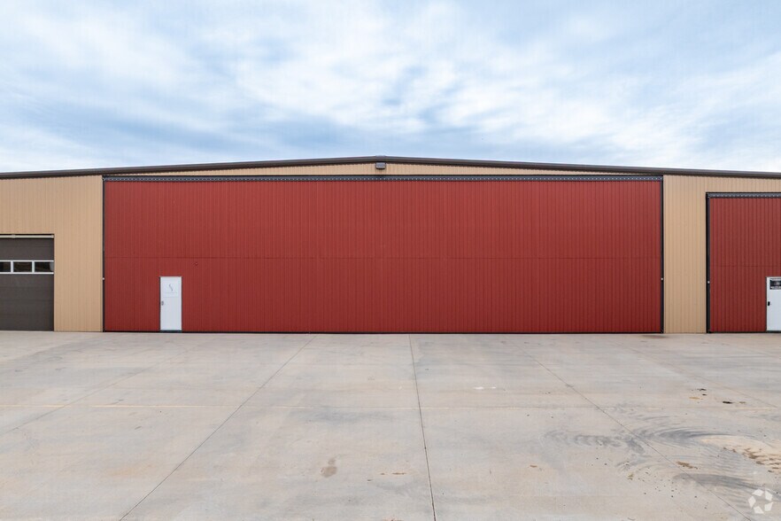 More Photos Of 3000 Airport Dr, Erie Research And Development For Sale