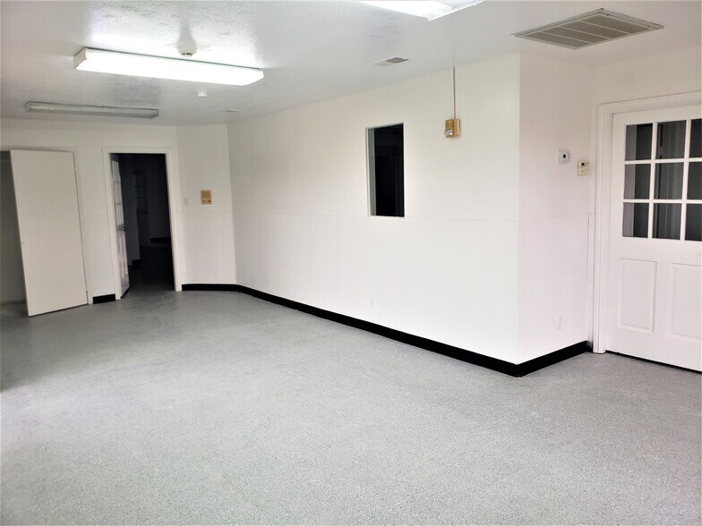 More Photos Of 13233 W Little York Rd, Houston Daycare Center For Lease