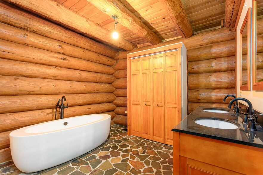 More Photos Of 4418 Richmond Rd, Ringwood Office For Sale