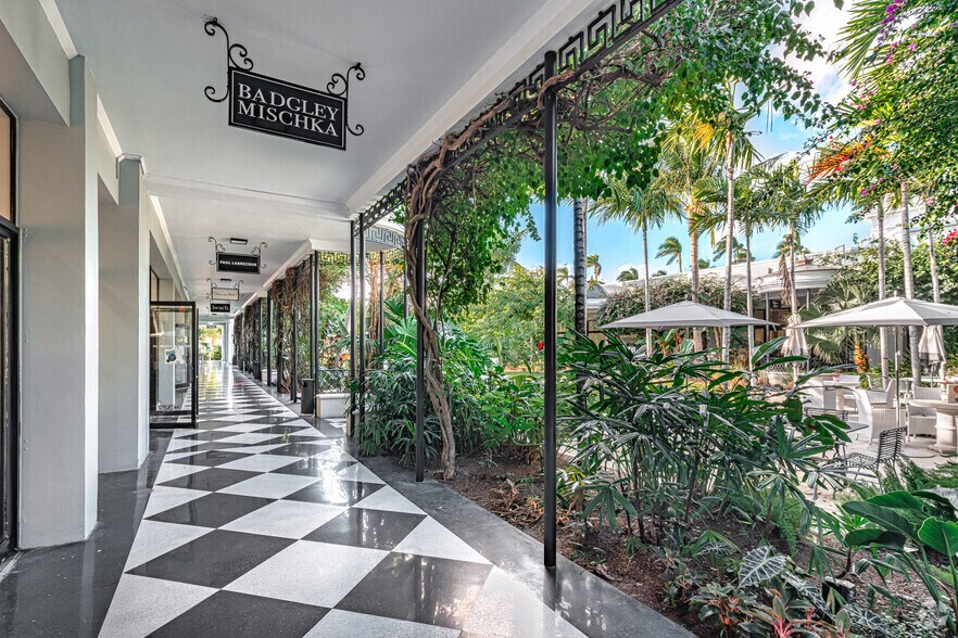 More Photos Of 70 Royal Poinciana Plz, Palm Beach Unknown For Lease