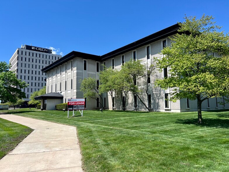 Primary Photo Of 20500 Eureka Rd, Taylor Office For Lease