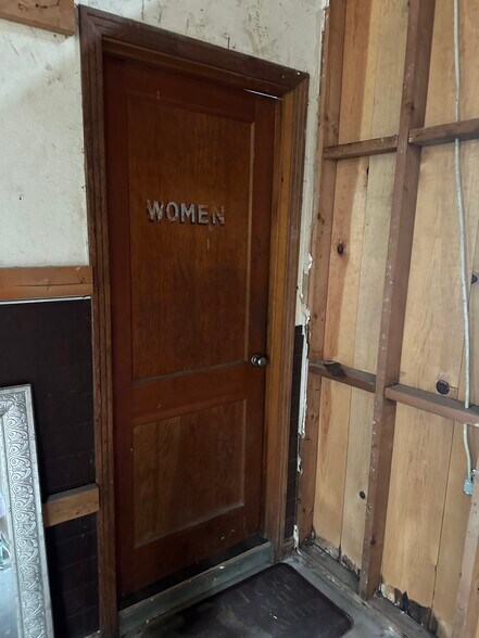 More Photos Of 18 S Alvin Ailey St, Rogers Freestanding For Sale