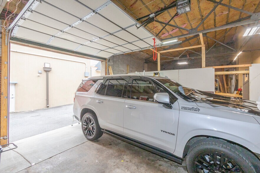 More Photos Of 107 E Orr St, Anderson General Retail For Sale