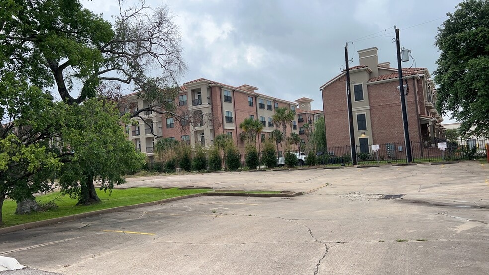 More Photos Of 1199 Nasa Pky, Houston Restaurant For Lease