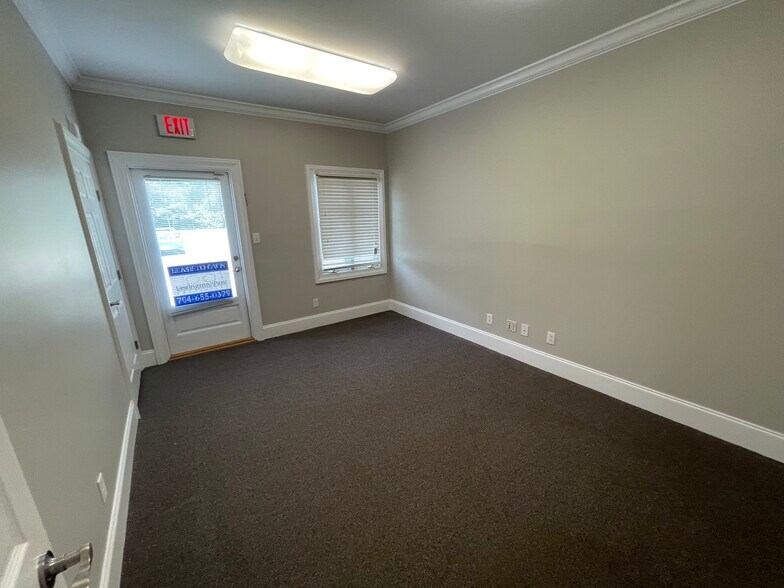 More Photos Of 2719 Graves Dr, Goldsboro Office For Lease