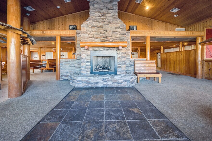 More Photos Of 16368 SE Highway 19, Cross City Restaurant For Sale