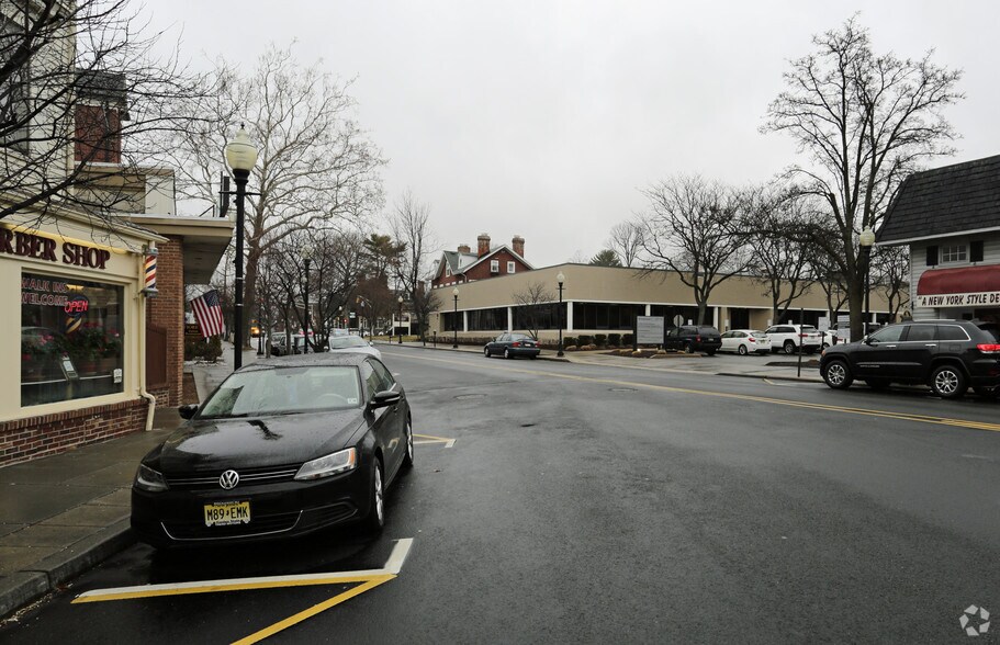 More Photos Of 3-5 Elm St, Morristown General Retail For Lease