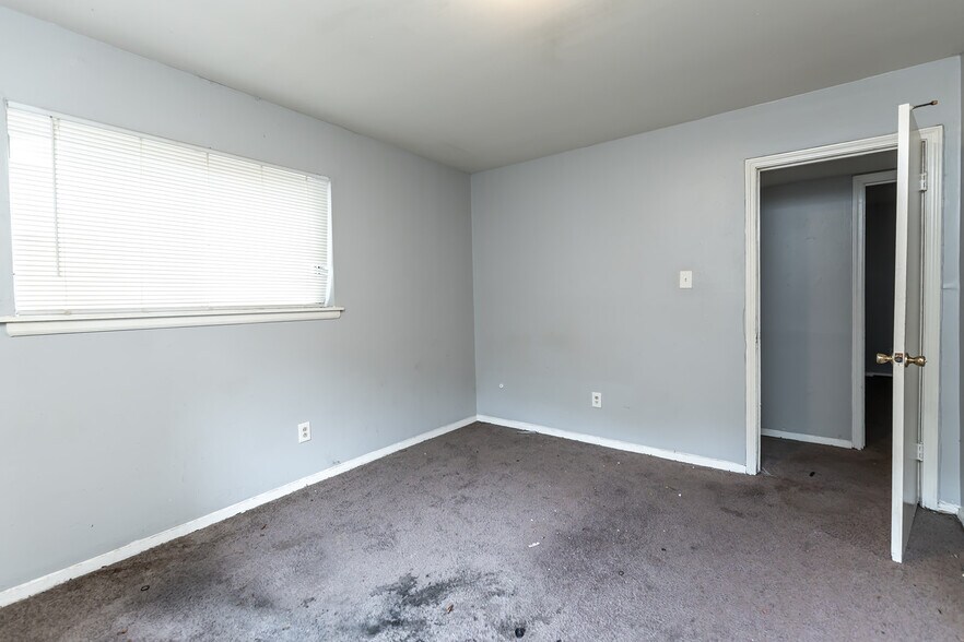 More Photos Of , Memphis Multifamily For Sale