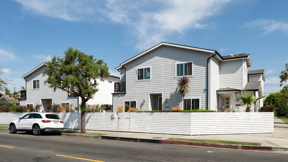 More Photos Of 3944 S Budlong Ave, Los Angeles Apartments For Sale