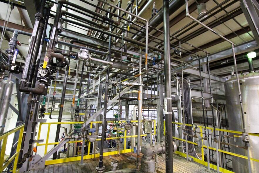 More Photos Of 5640 44th Ave S, Clinton Office For Sale