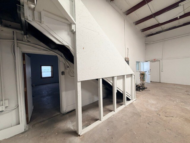 More Photos Of 1725 S Nova Rd, Daytona Beach Warehouse For Sale