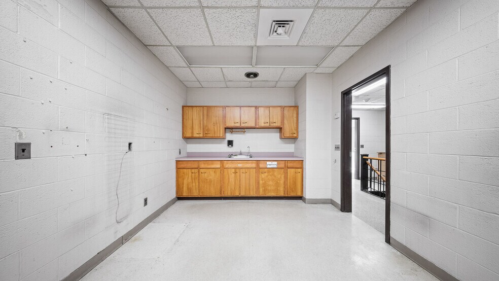 More Photos Of 1600 Toledo Rd, Norwalk Light Distribution For Lease