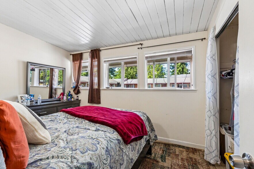 More Photos Of 7420-7428 208th St SW, Edmonds Apartments For Sale