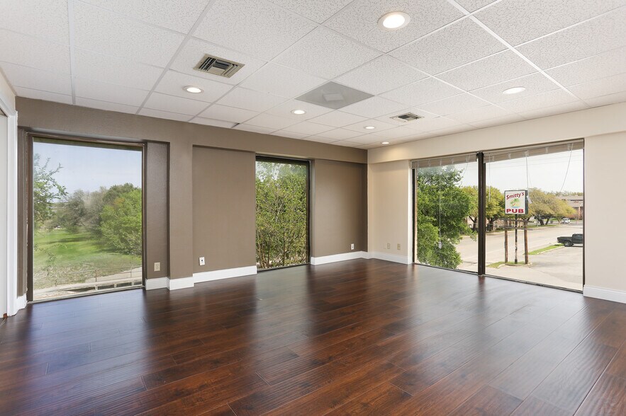 More Photos Of 4139 Gardendale St, San Antonio Office For Sale