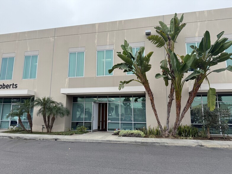 More Photos Of 335 N Puente St, Brea Light Manufacturing For Lease