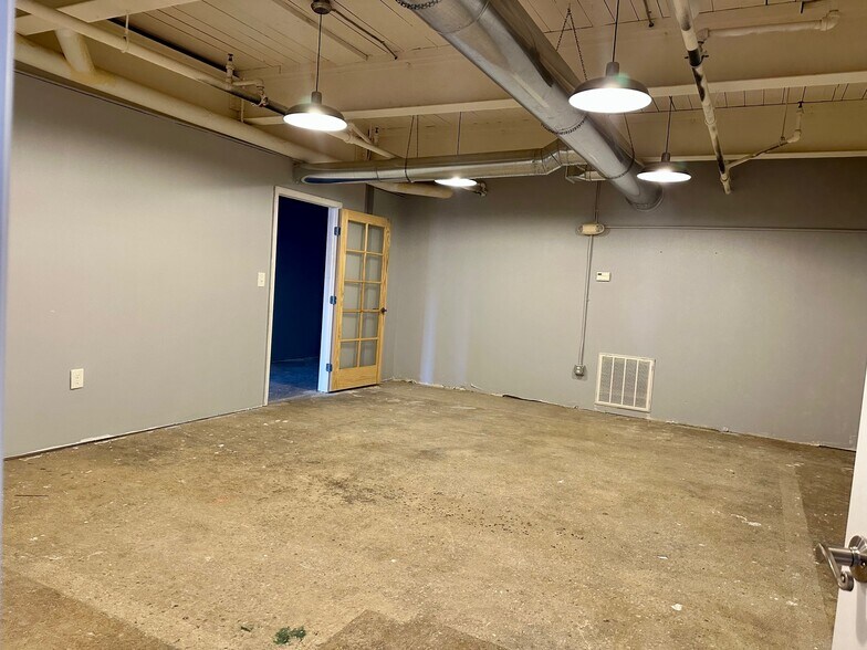 More Photos Of 614 Lynn St, Danville Apartments For Lease