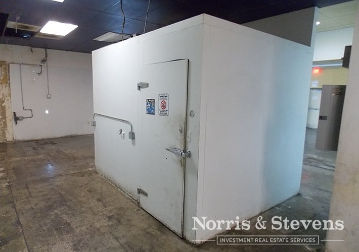 More Photos Of 12085 SW Hall Blvd, Portland Restaurant For Lease