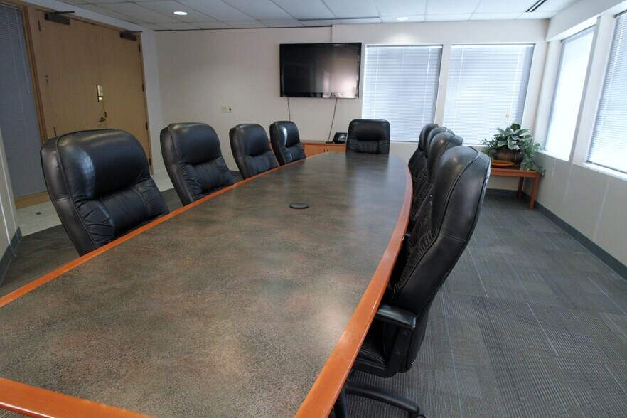 More Photos Of 22525 SE 64th Pl, Issaquah Office Residential For Lease