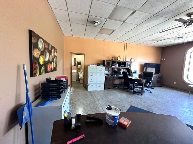 More Photos Of 620 E Howard St, Hibbing Parking Garage For Sale