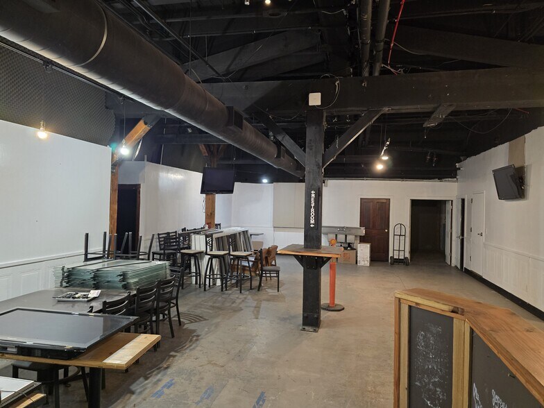 More Photos Of 202-206 St Helens Ave, Tacoma Restaurant For Lease