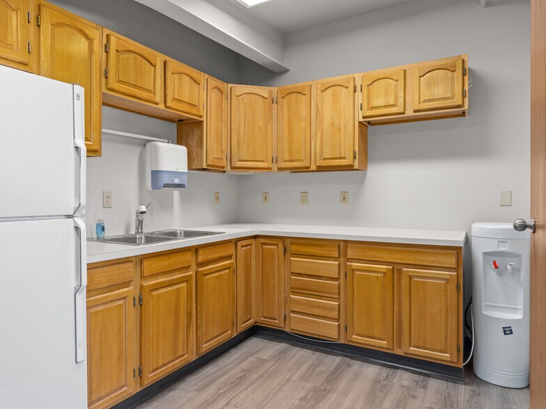 More Photos Of 14320 Longs Peak Ct, Longmont Warehouse For Sale