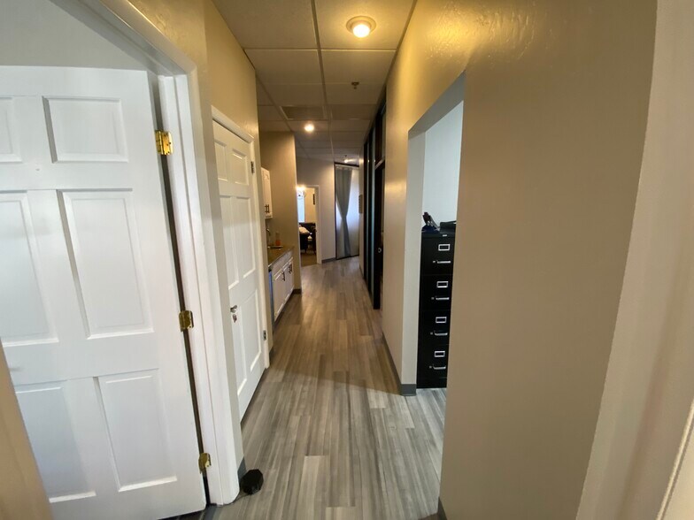 More Photos Of 8263 W Thunderbird Rd, Peoria Office For Lease