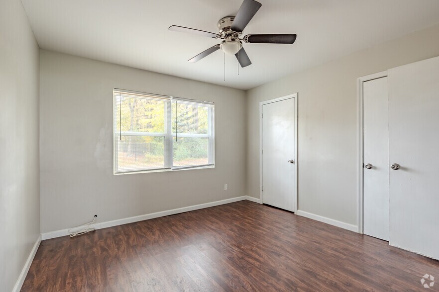 More Photos Of 969 Forest Ave, Forest Park Apartments For Sale