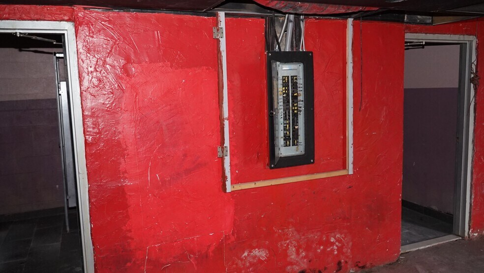 More Photos Of 4498 A Washington Rd, East Point Freestanding For Sale