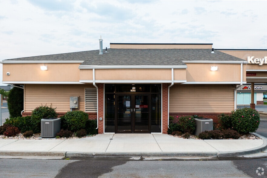 More Photos Of 1759-1935 W 4700 S, Salt Lake City Unknown For Lease