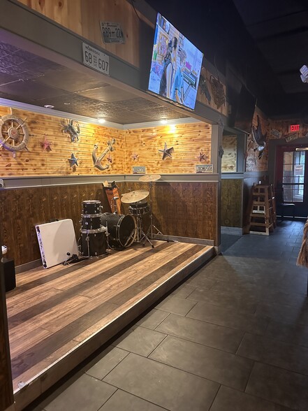 More Photos Of 4050 NW Federal Hwy, Jensen Beach Restaurant For Sale