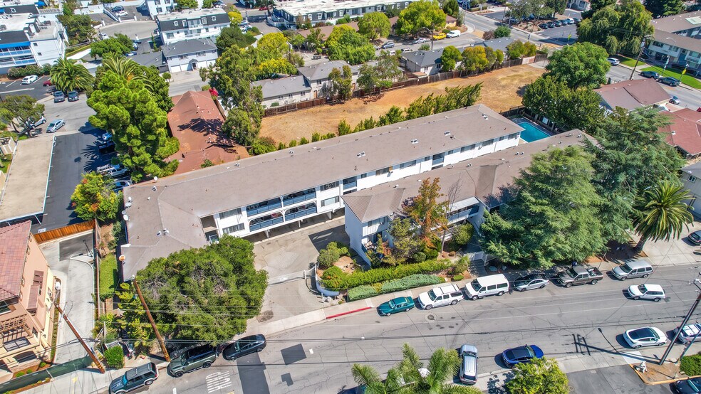 More Photos Of 1920 Latham St, Mountain View Apartments For Sale