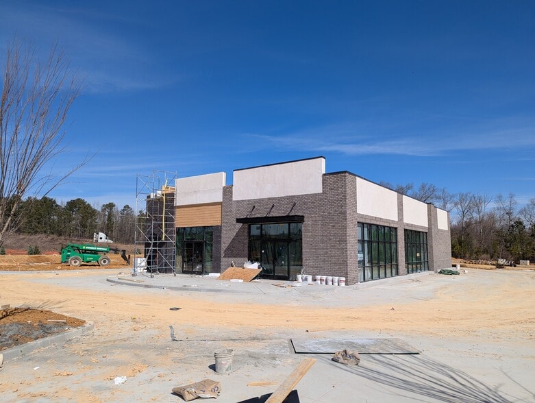 More Photos Of 2250 Gravel Springs Rd, Buford Storefront For Lease