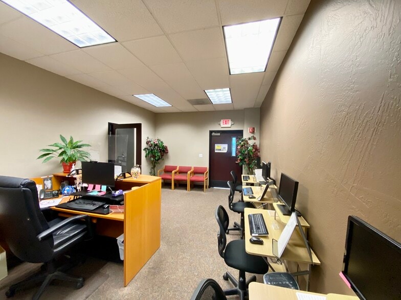 More Photos Of 1575 E McAndrews Rd, Medford Office For Lease