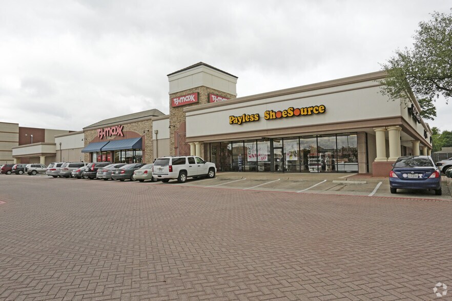 More Photos Of 501 W Belt-Line Rd, Richardson Unknown For Lease