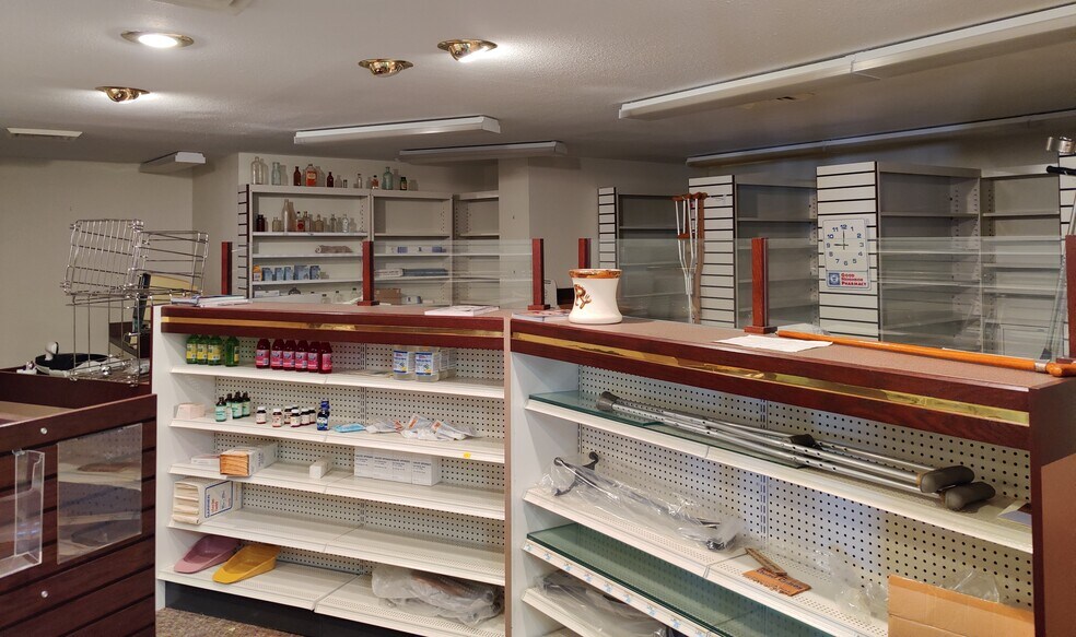 More Photos Of 500 E Iowa St, Holbrook Hospital For Sale