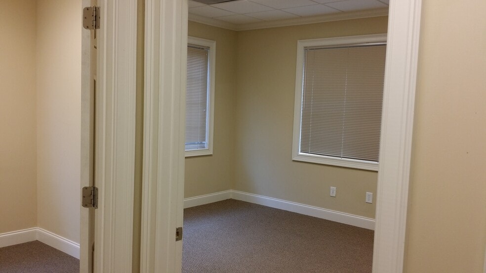 More Photos Of 3855 Shallowford Rd, Marietta Medical For Sale